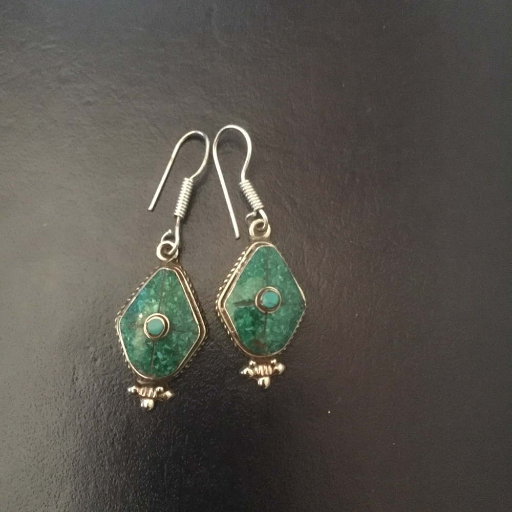 Silver plated malachite stone jewel